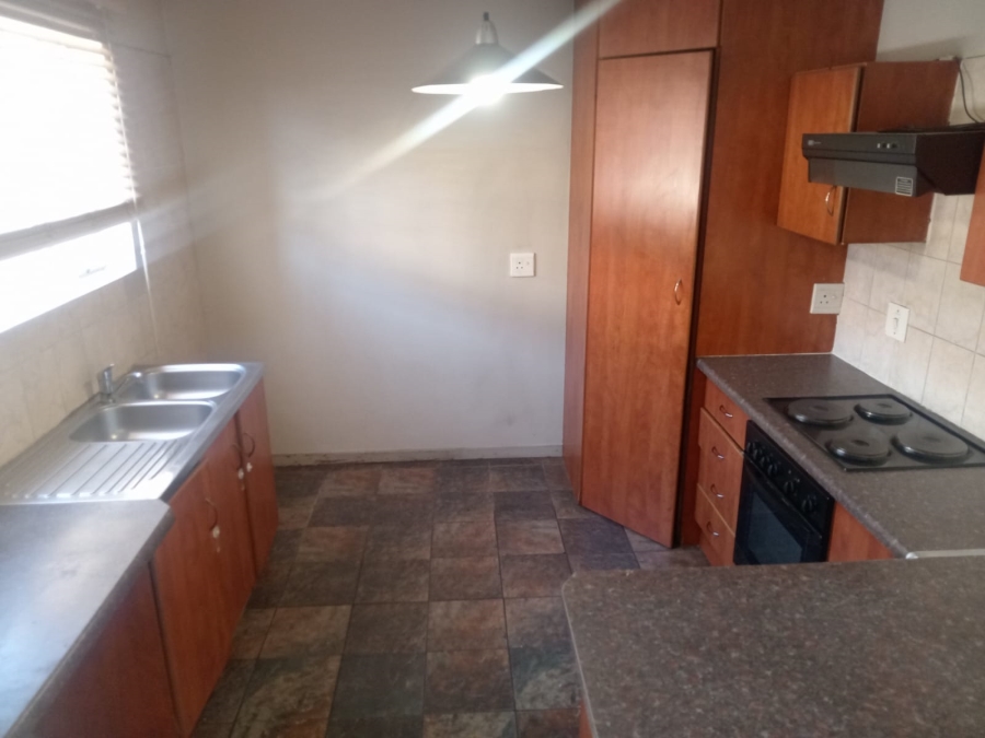 To Let 3 Bedroom Property for Rent in Waterval East North West